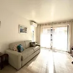 Lumineux A 30m De La Plage, Balcon, Clim, Commerces A Cote - Fr-1-226-444