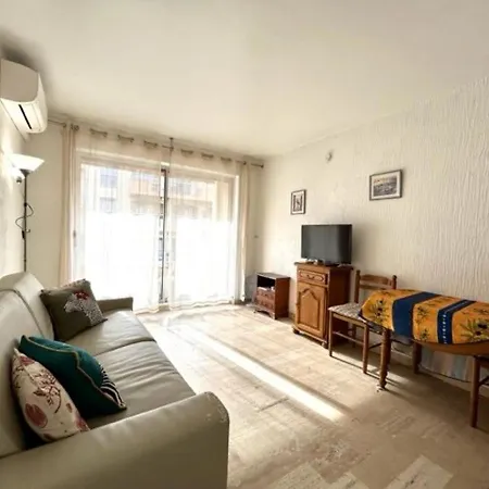 Apartment Lumineux A 30m De La Plage, Balcon, Clim, Commerces A Cote - Fr-1-226-444 *